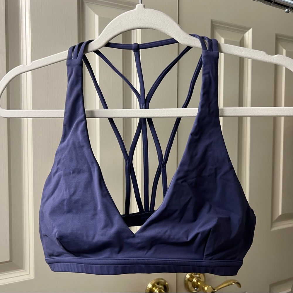 Lululemon sports bra